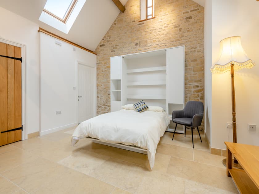Twin bedroom | New Inn Farmhouse - The New Inn Farm, Marnhull, near Shaftesbury
