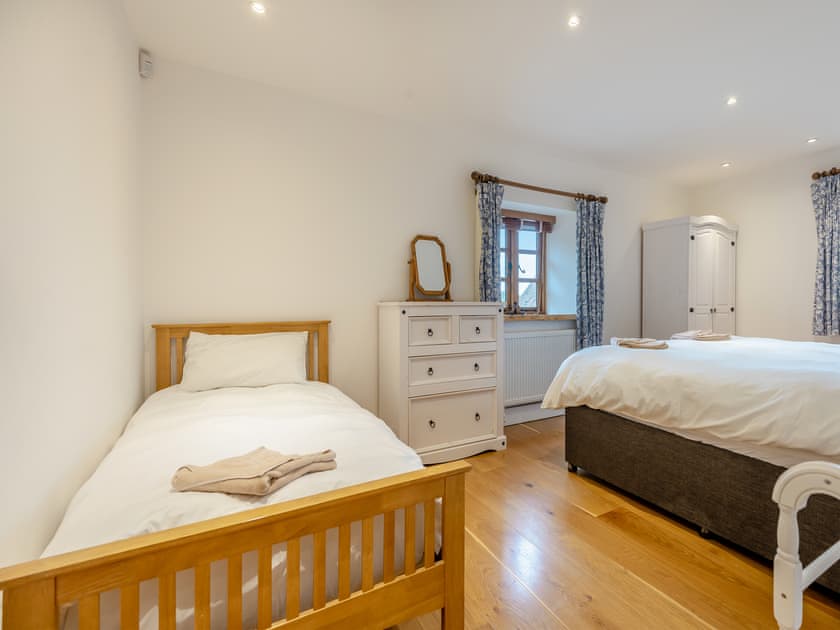 Bathroom | New Inn Farmhouse - The New Inn Farm, Marnhull, near Shaftesbury