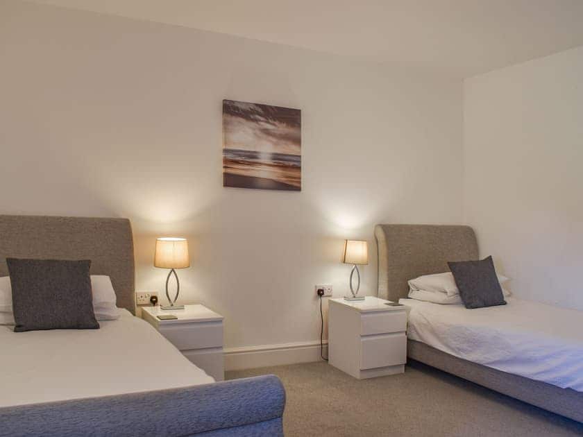 Twin bedroom | The Granary - The Granary Cottages, Whitby
