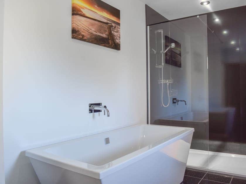 Bathroom | The Granary - The Granary Cottages, Whitby