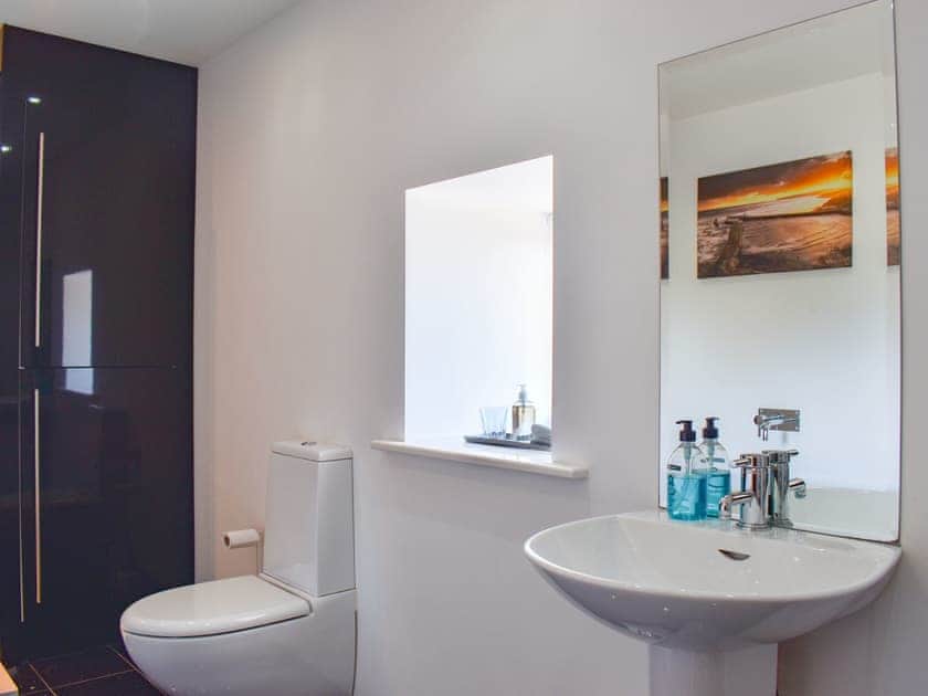 Bathroom | The Granary - The Granary Cottages, Whitby