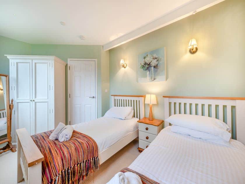 Twin bedroom | Acorn Cottage - Little Dunley Cottages, Bovey Tracey