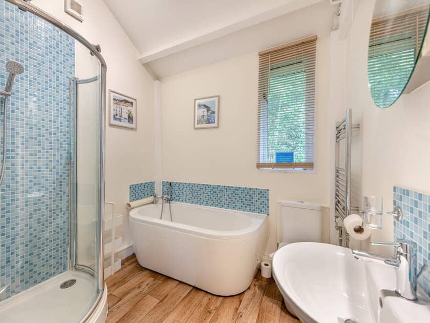 Bathroom | Acorn Cottage - Little Dunley Cottages, Bovey Tracey