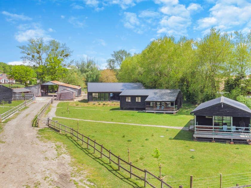 Setting | Cedar Lodge - Broad View Farm, Blacknest, near Alton