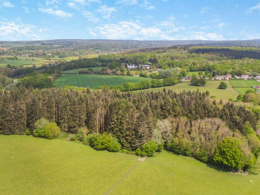 Setting | Cedar Lodge - Broad View Farm, Blacknest, near Alton
