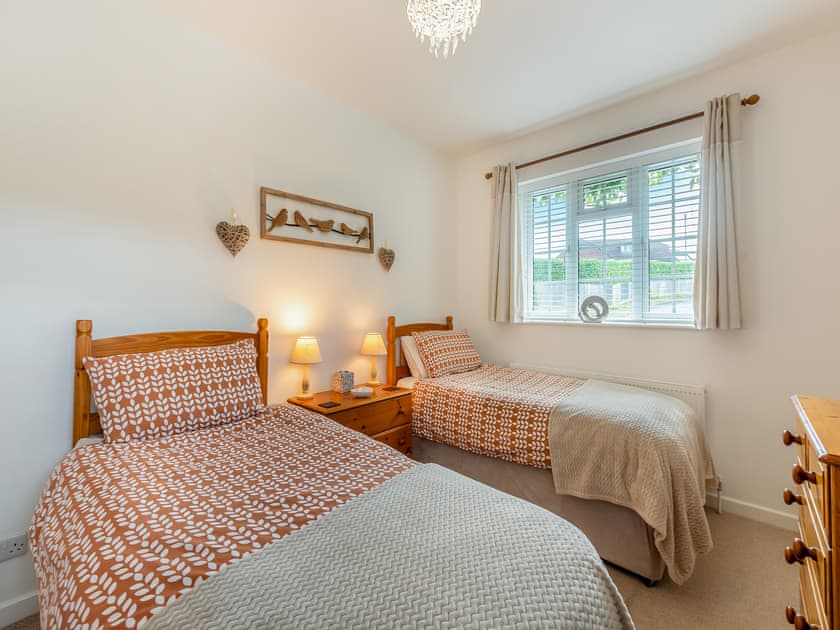 Twin bedroom | Little Longmead, Findon, near Worthing