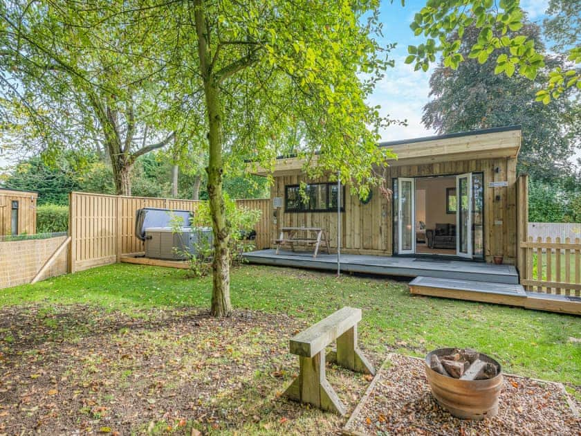 Exterior | Copper Beech - Woodland Cottages, Halstead