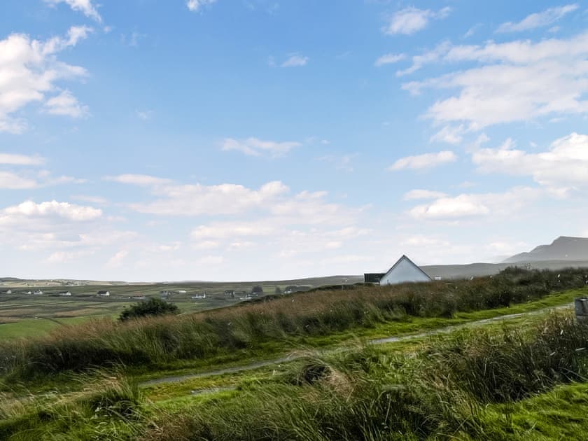 Setting | Wavecrest, Staffin