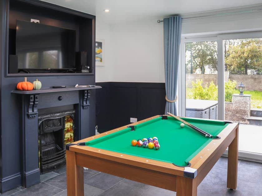 Games room | The White Anchor - White Cottages, Newborough 