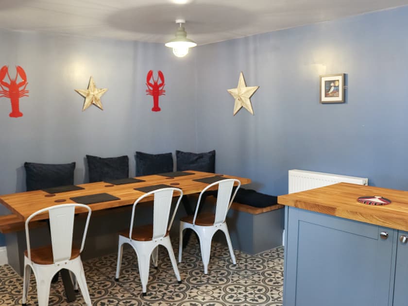 Kitchen/diner | The White Anchor - White Cottages, Newborough 