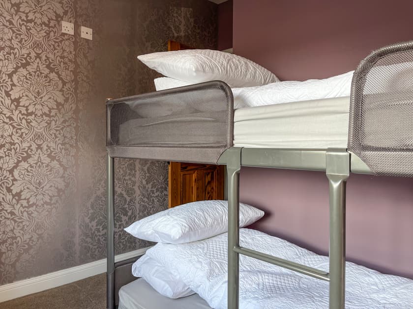 Bunk bedroom | Cracken Cottage - The Green, Chinley