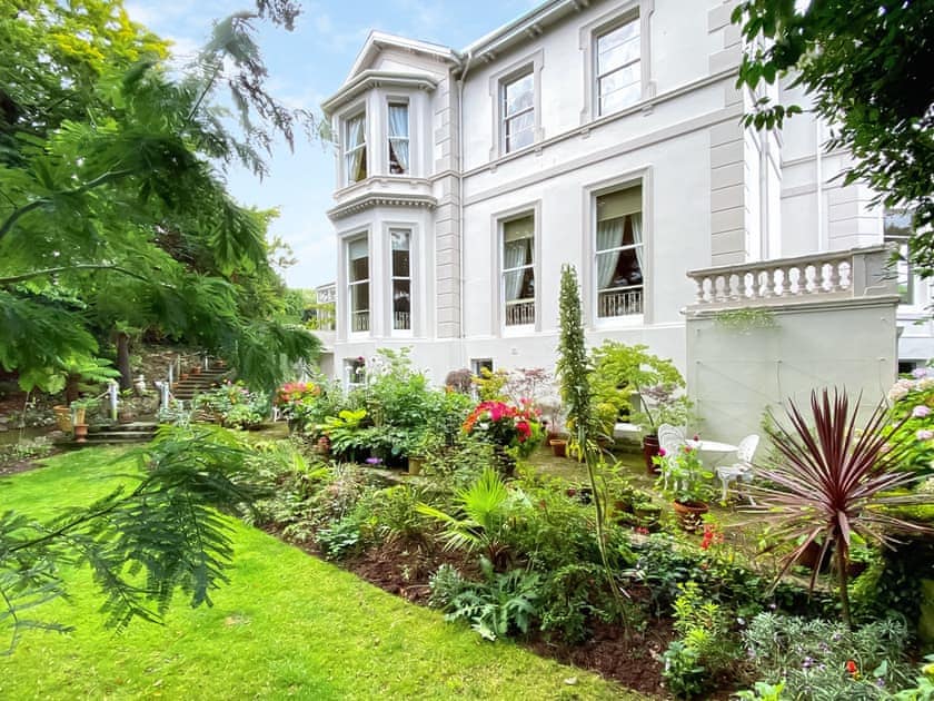Exterior | Apartment 3 - Muntham Holiday Apartments, Torquay
