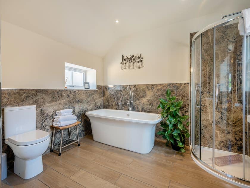 Bathroom | The Parlour - Bedborough Farm Cottages, Wimborne