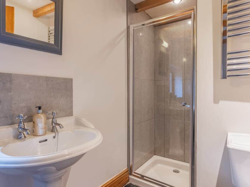 Bathroom | The Cart House - Golden Park, Hartland