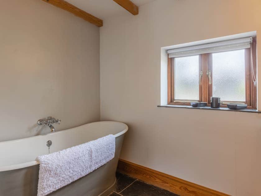Bathroom | The Cart House - Golden Park, Hartland