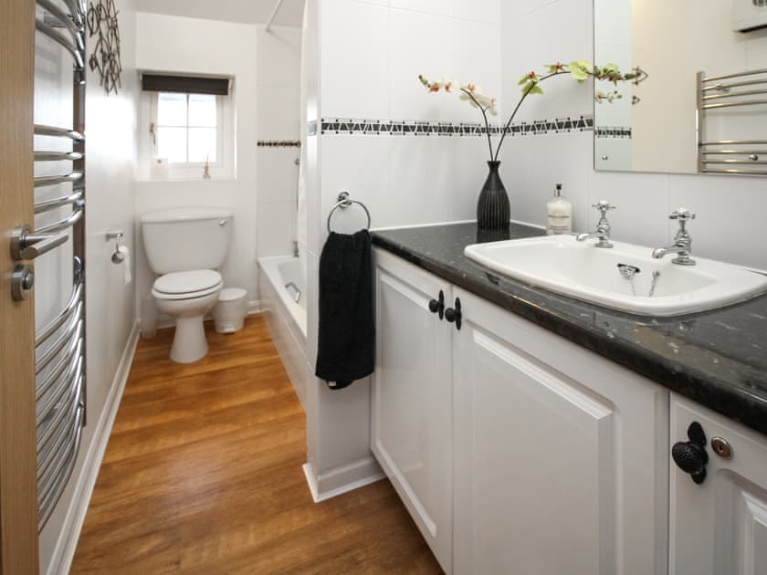 Bathroom | Almond Tree Cottage, Camelford