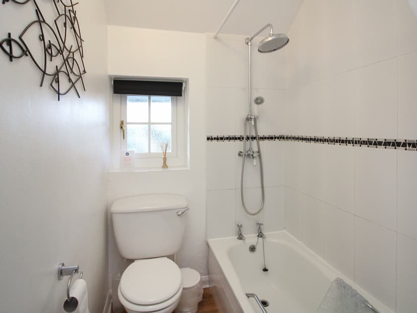 Bathroom | Almond Tree Cottage, Camelford