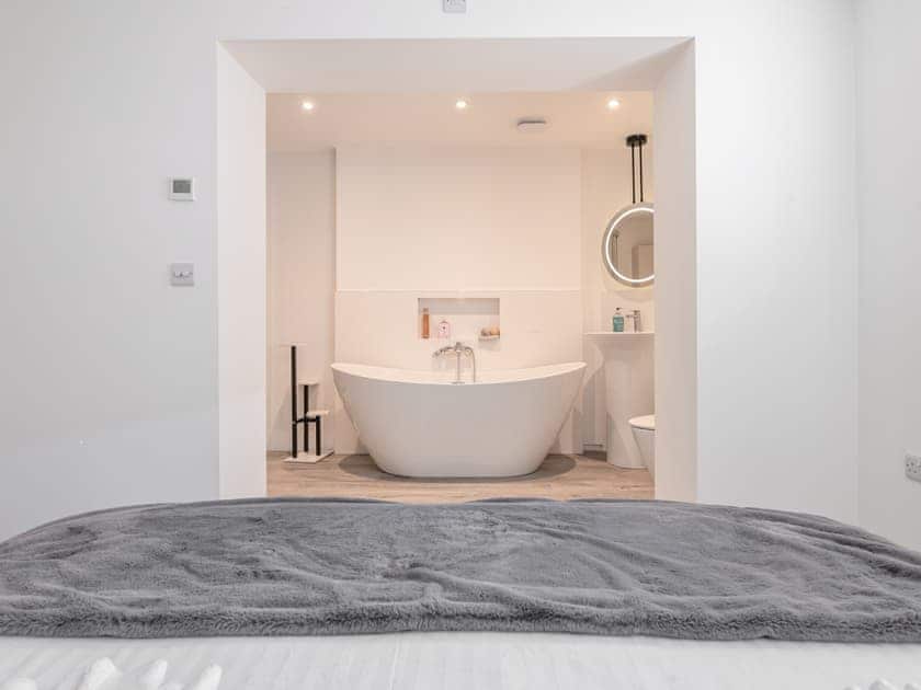 Double bedroom | Fantasia - Mirrorbrook, Cradley, near Malvern