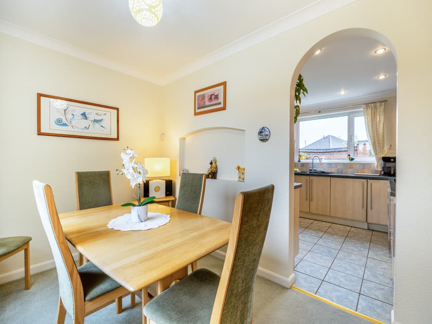 Dining room | Kempton House, Lincoln