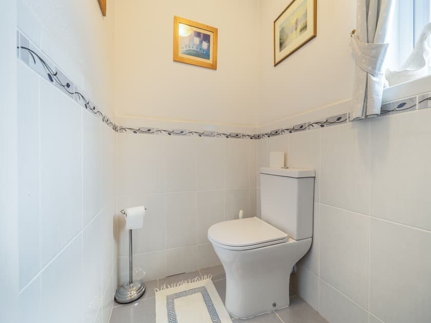 Bathroom | Kempton House, Lincoln