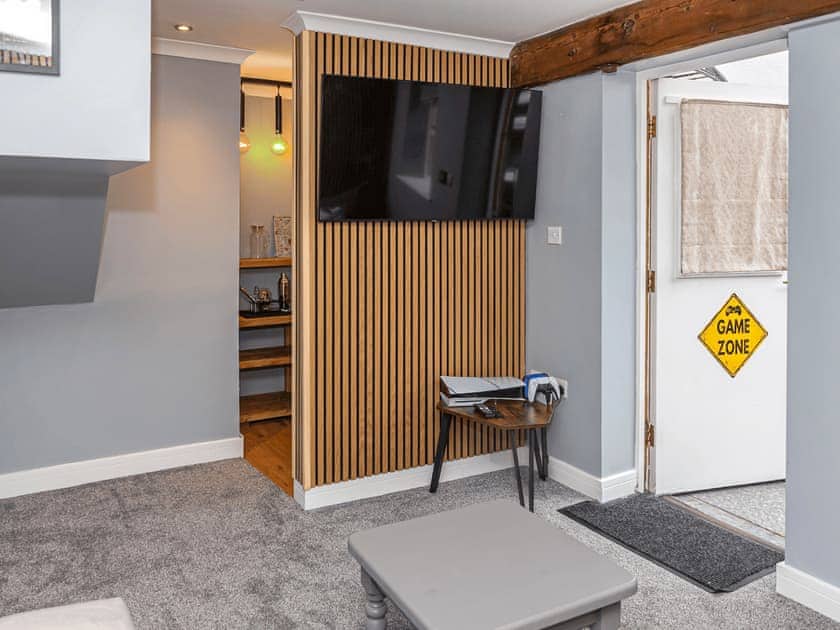 Games room | Rosedale, Richmond
