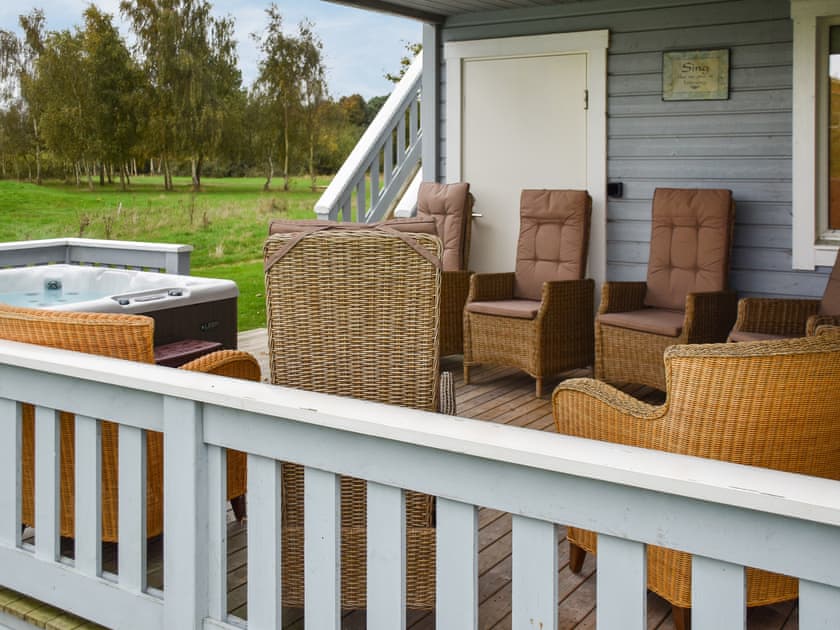 Sitting-out-area | Chestnut Cottage, Great Yarmouth