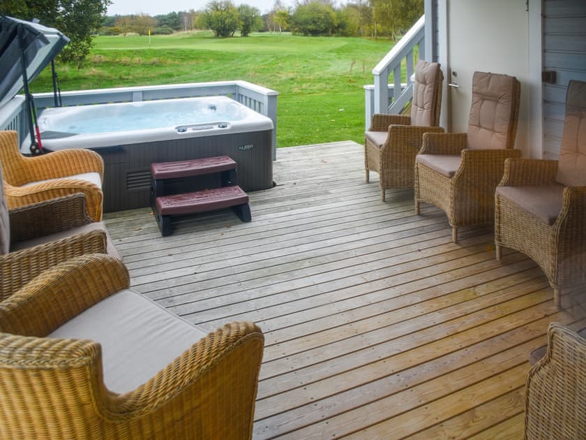 Jacuzzi | Chestnut Cottage, Great Yarmouth