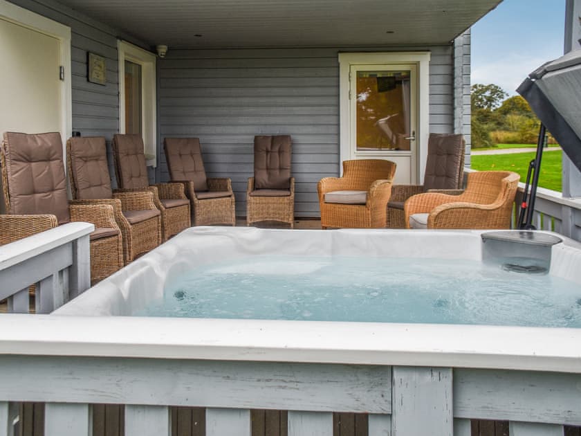 Jacuzzi | Chestnut Cottage, Great Yarmouth