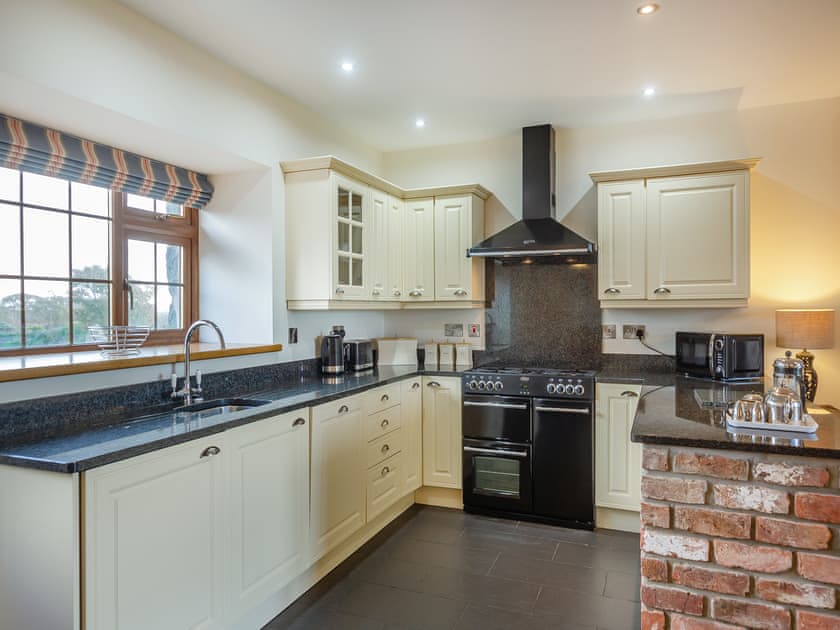 Kitchen | Siambr - Parc Wernol Cottages, Chwilog, near Pwllheli