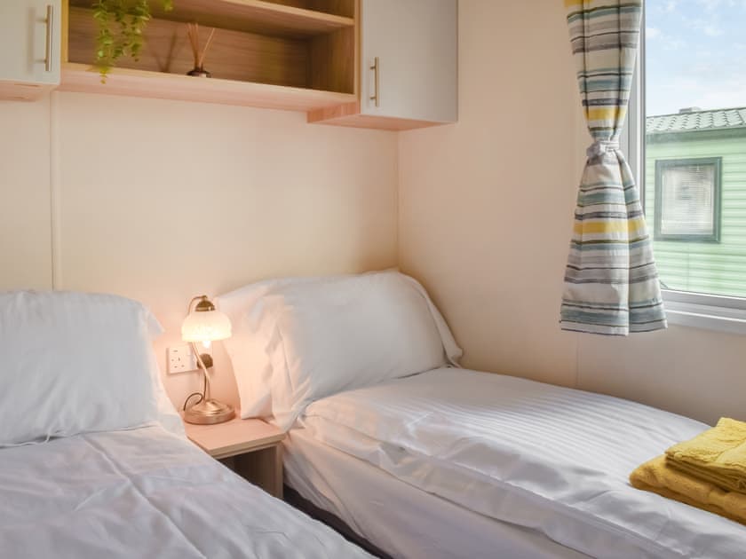 Twin bedroom | Regal Lodge - Forest Views, Moota, near Cockermouth