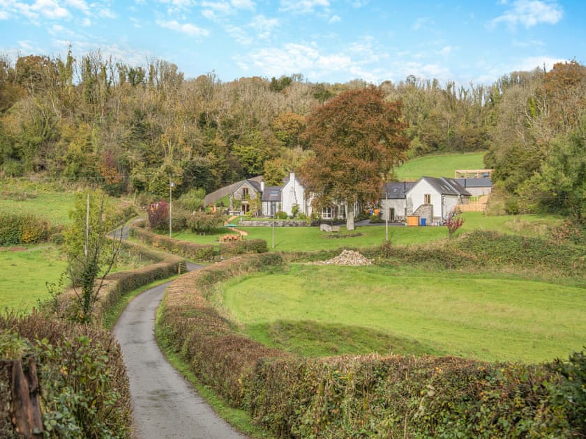 Setting | Y Gwairdy, Llandybie Ammanford, near Llandeilo