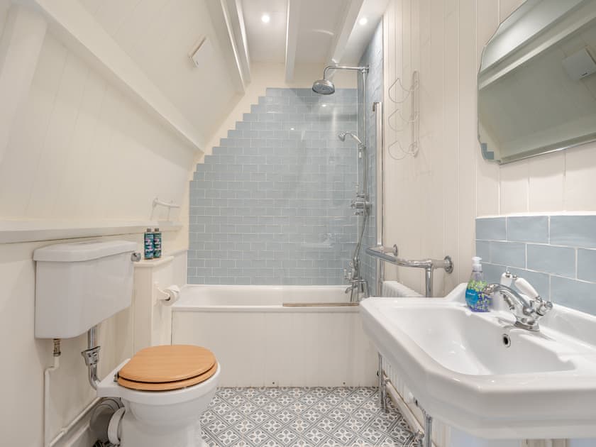 Bathroom | The Manor Stables - Sturminster Retreats, Sturminster Newton