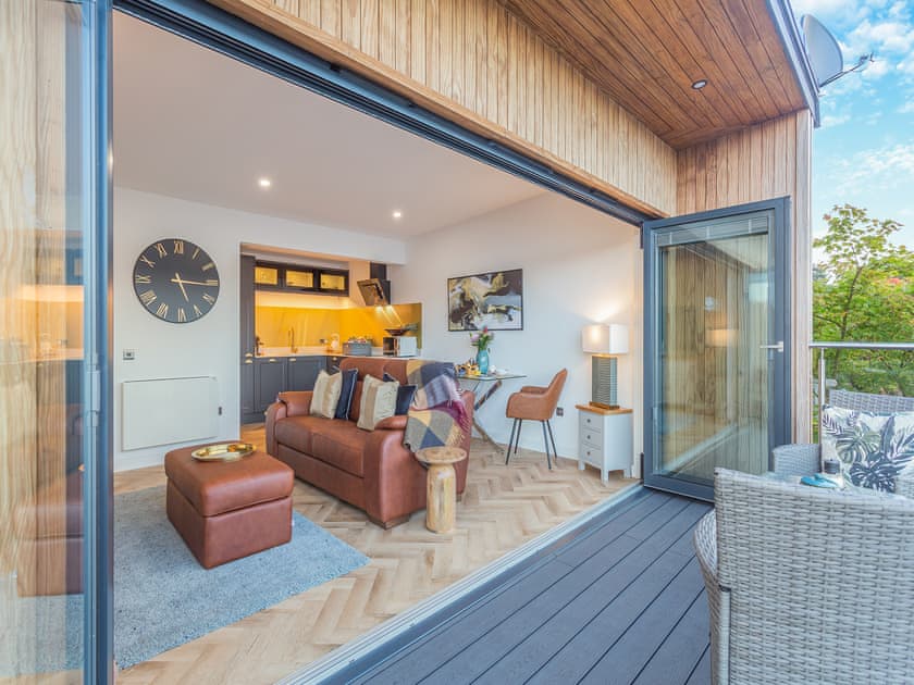 Terrace | Kimcraigan Lodge, Lochend
