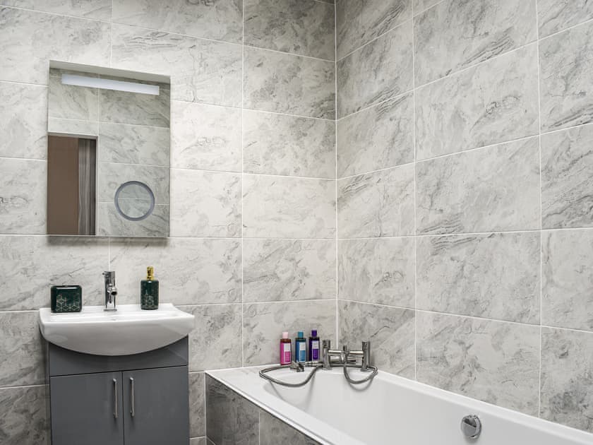 Bathroom | The Stables, Woodlands