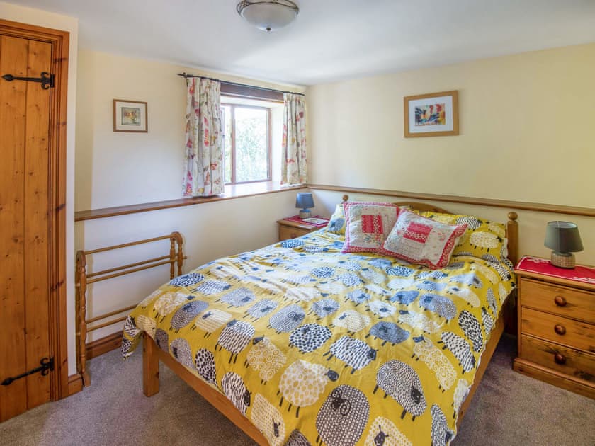 Double bedroom | Frankaborough Cottage - Frankaborough Farm Cottages, Lifton