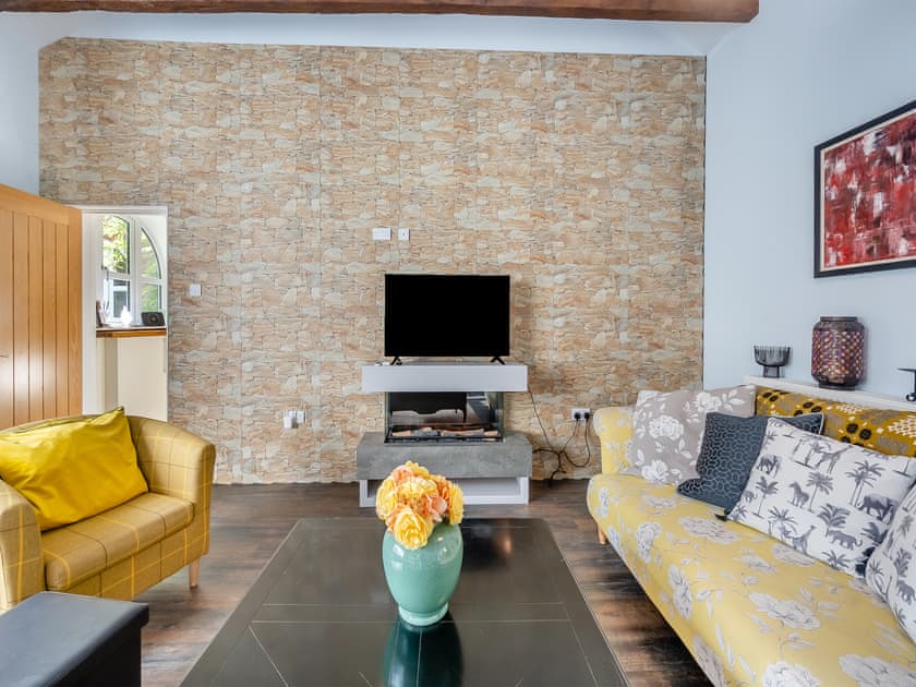Open plan living space | Blofield Cottage - Blofield Stays, Norwich