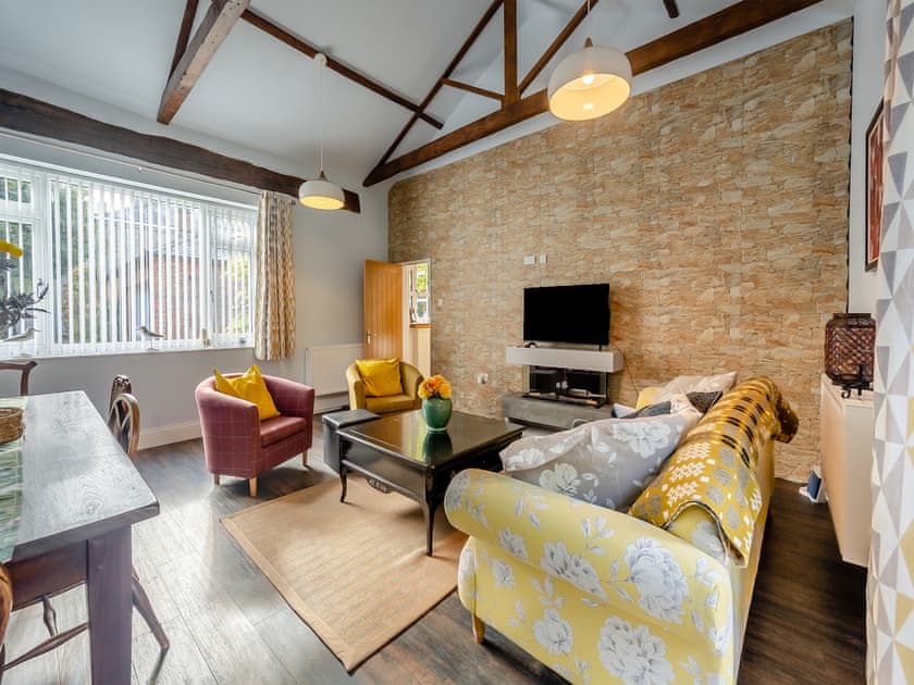 Open plan living space | Blofield Cottage - Blofield Stays, Norwich