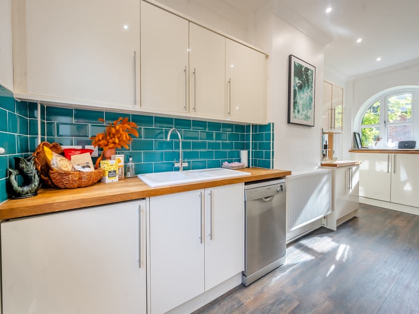 Kitchen | Blofield Cottage - Blofield Stays, Norwich