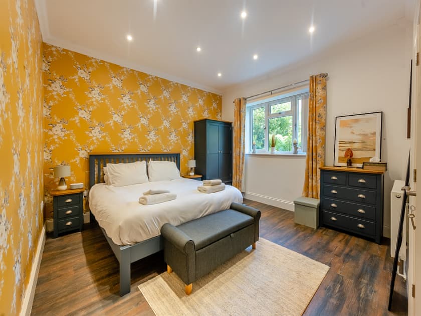 Double bedroom | Blofield Cottage - Blofield Stays, Norwich