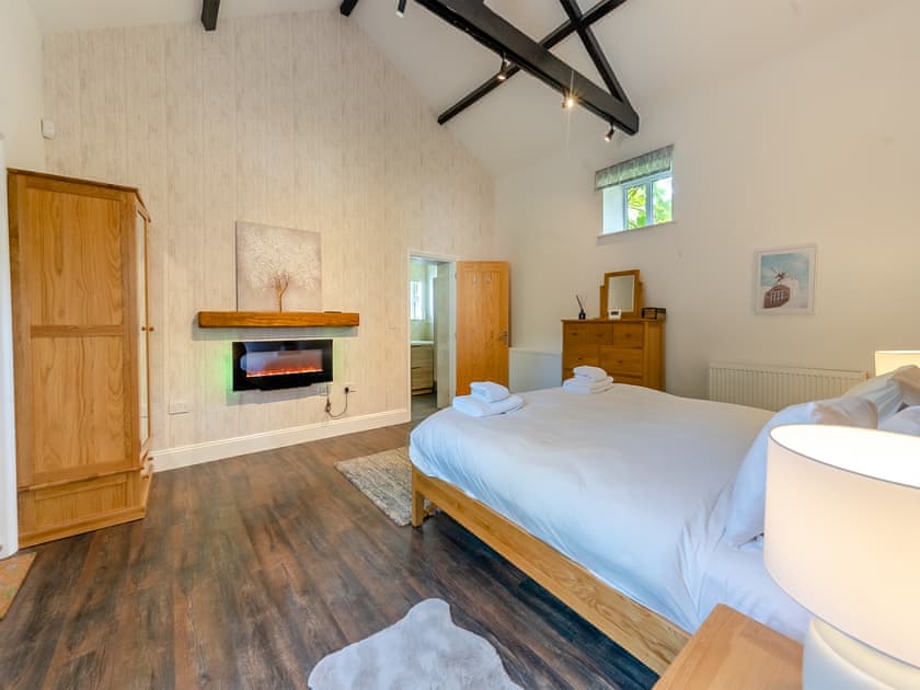 Double bedroom | Blofield Cottage - Blofield Stays, Norwich