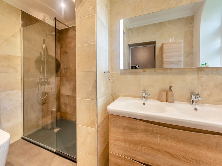Bathroom | Blofield Cottage - Blofield Stays, Norwich