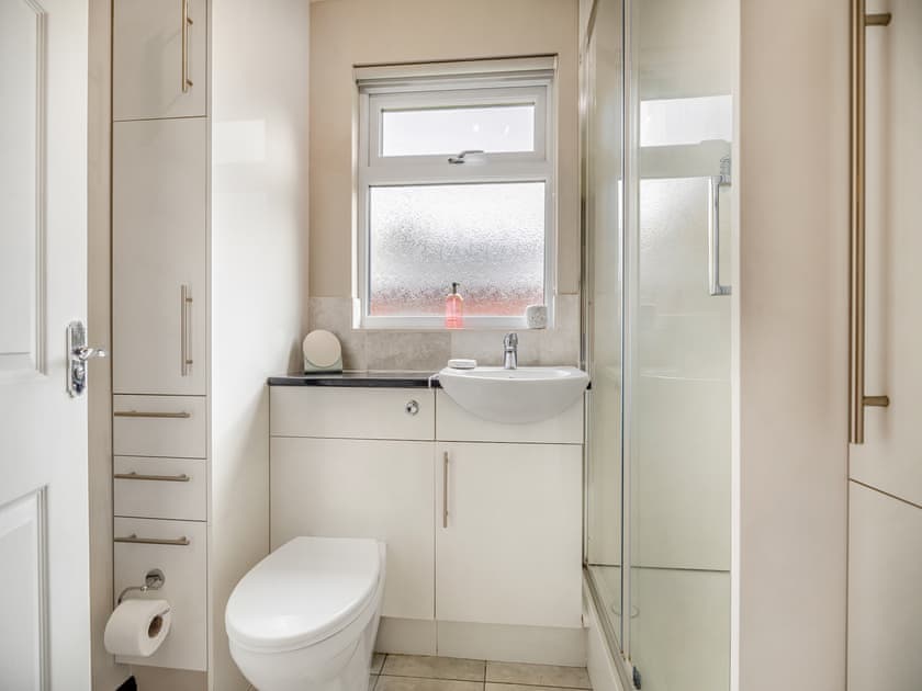 Bathroom | Oscar Lodge - Birchdale Lodges & Alpaca’s, Norton Disney, near Lincoln
