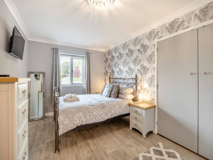 Cosy double bedroom | Humphrey-Basil Lodge - Birchdale Lodges & Alpaca’s, Norton Disney, near Lincoln