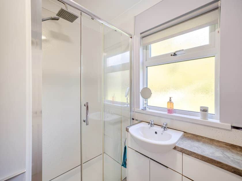Bathroom | Winston Lodge - Birchdale Lodges & Alpaca’s, Norton Disney, near Lincoln