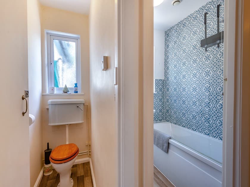 Bathroom | Tara, Kingsbridge