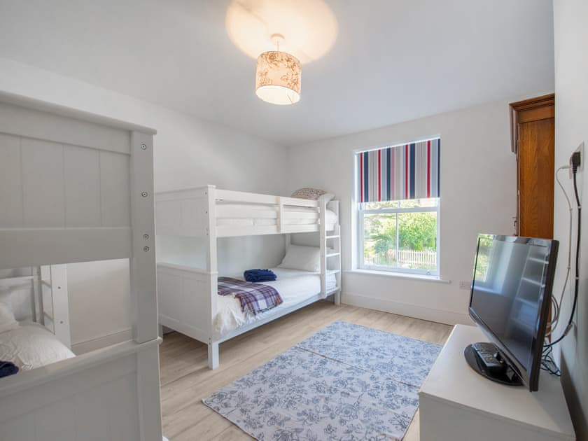 Bunk bedroom | Hampton House, Freshwater