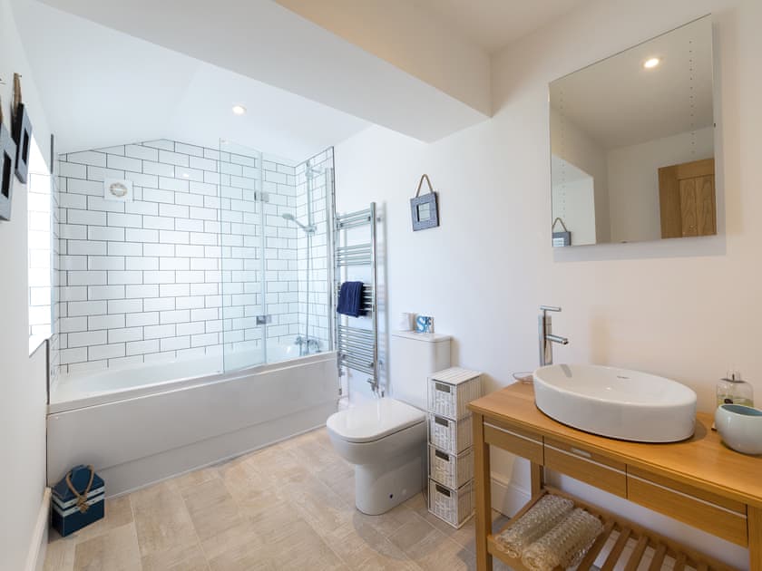 Bathroom | Hampton House, Freshwater