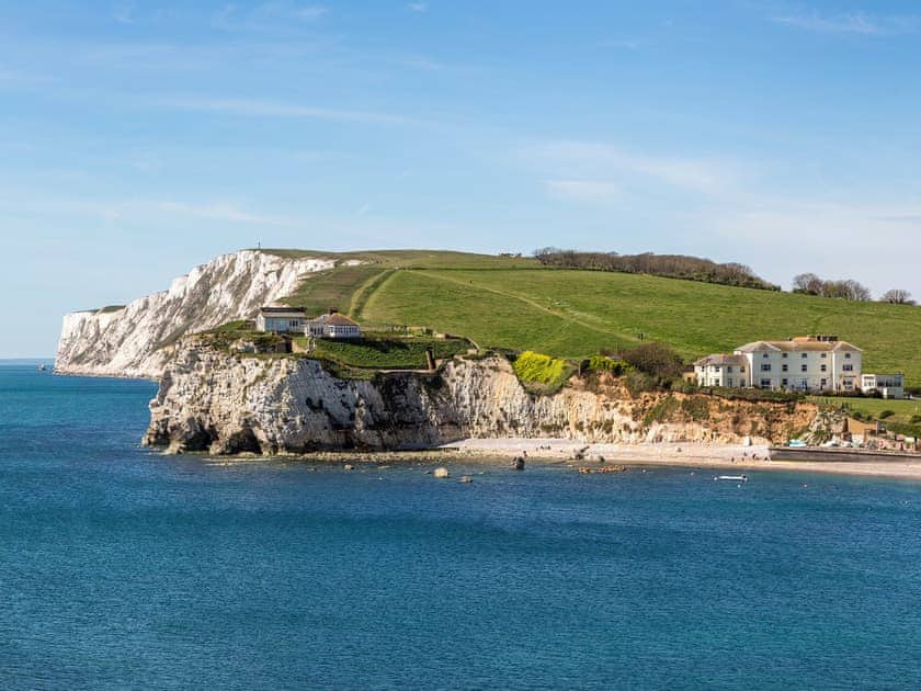 Surrounding area | Hampton House, Freshwater