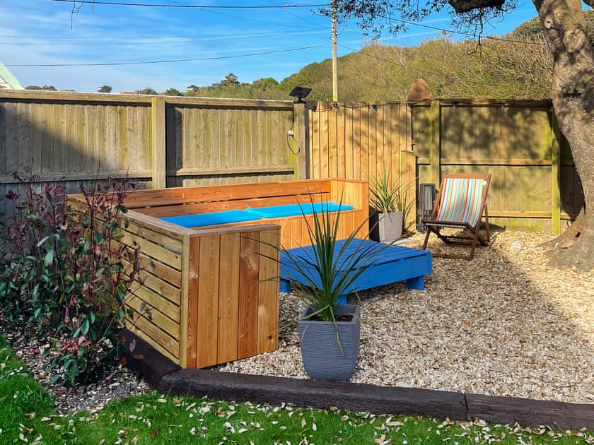 Sitting-out-area | Hampton House, Freshwater
