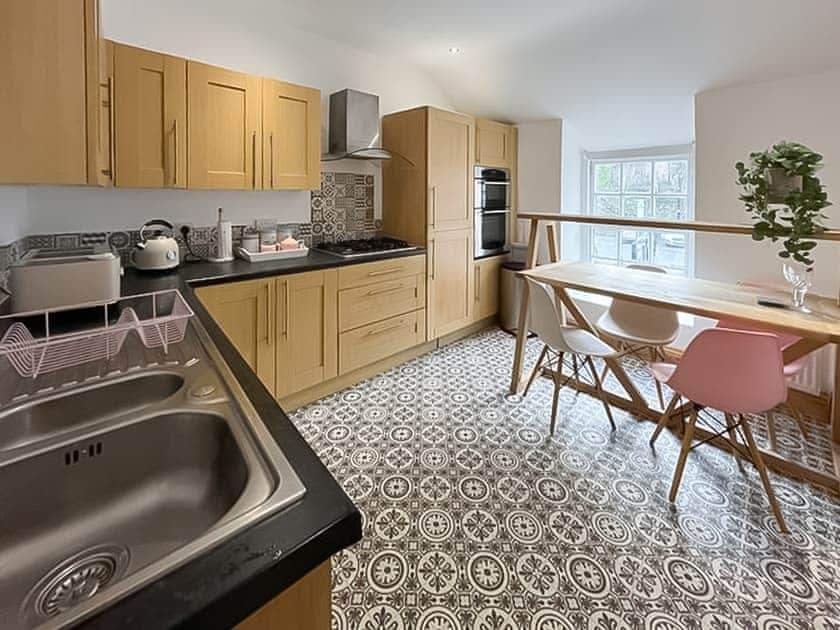 Kitchen | The Kings 2 - Kings Apartments, Denbigh